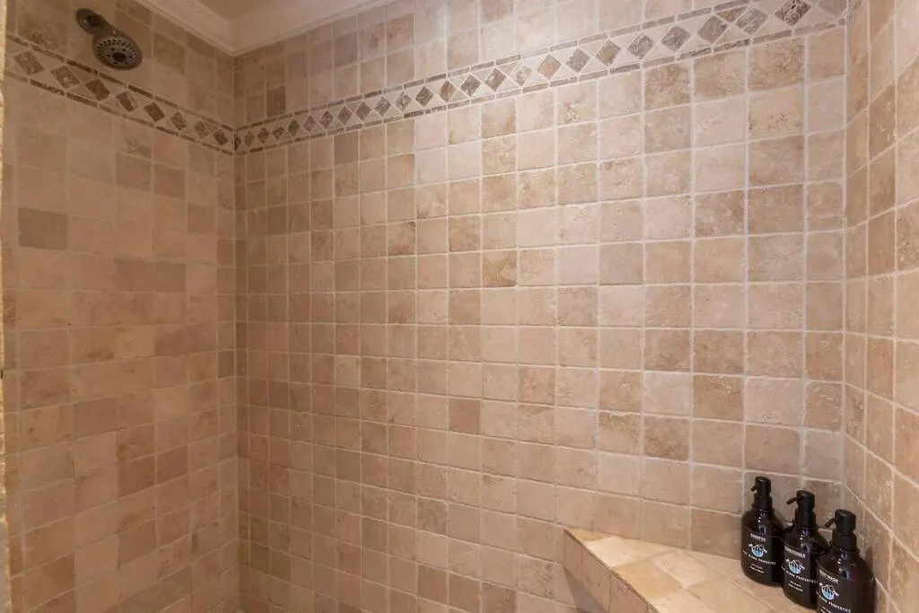 Menehune Shores 218- Updated Prime Oceanfront 3 Bedroom At Menehune Shores Kihei