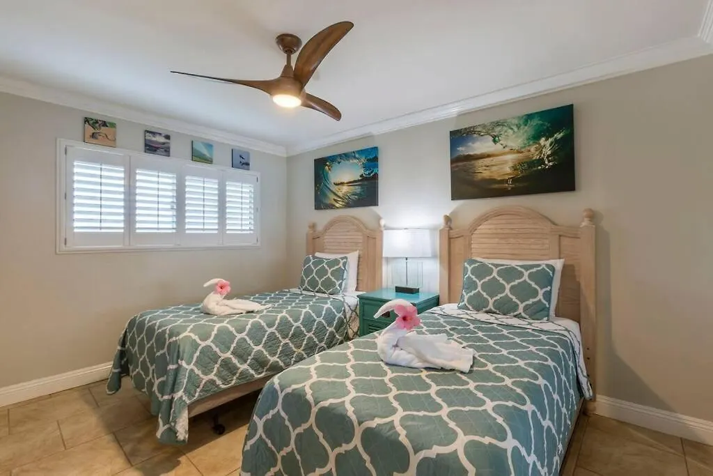 Menehune Shores 218- Updated Prime Oceanfront 3 Bedroom At Menehune Shores Kihei USA